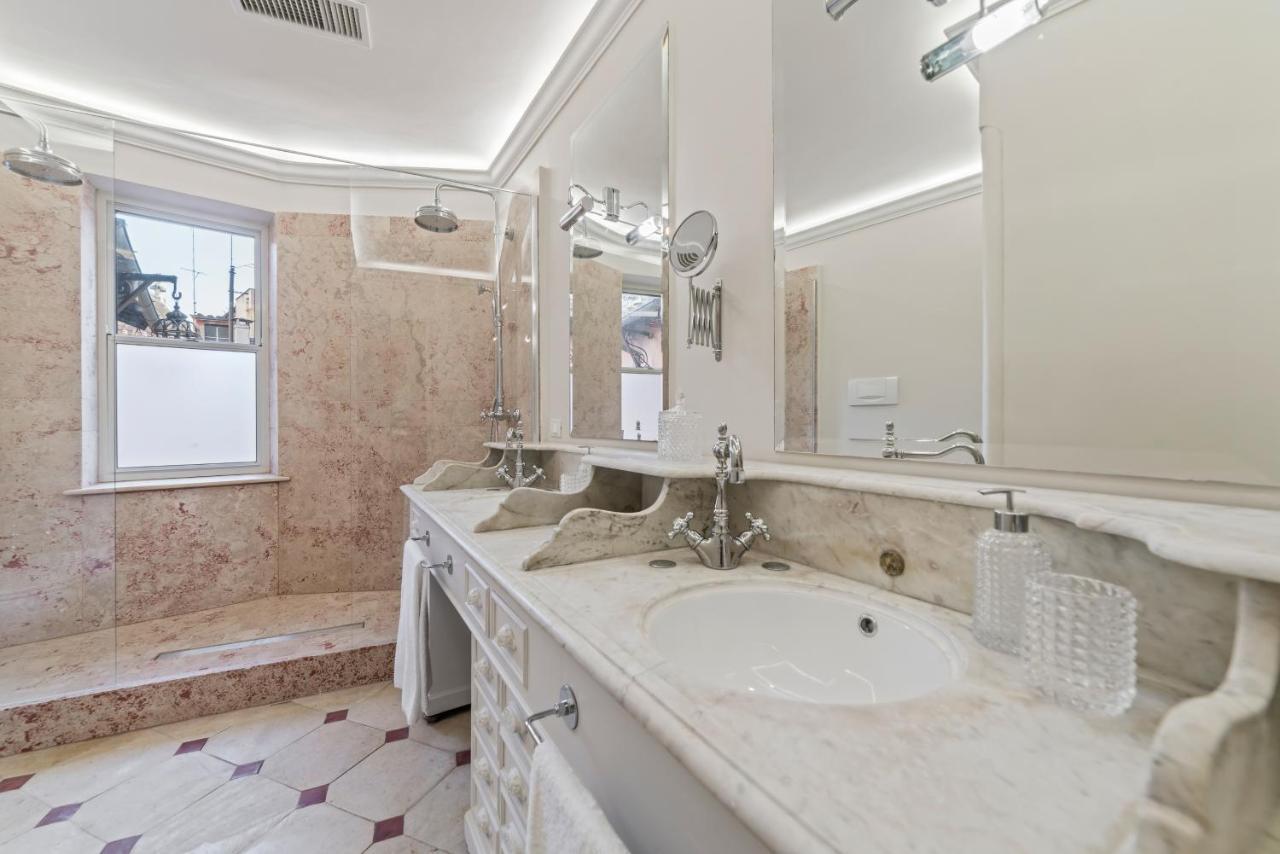 Bmga L Viapaola43 Palace Luxury Penthouse 2Bdr Рим Екстериор снимка